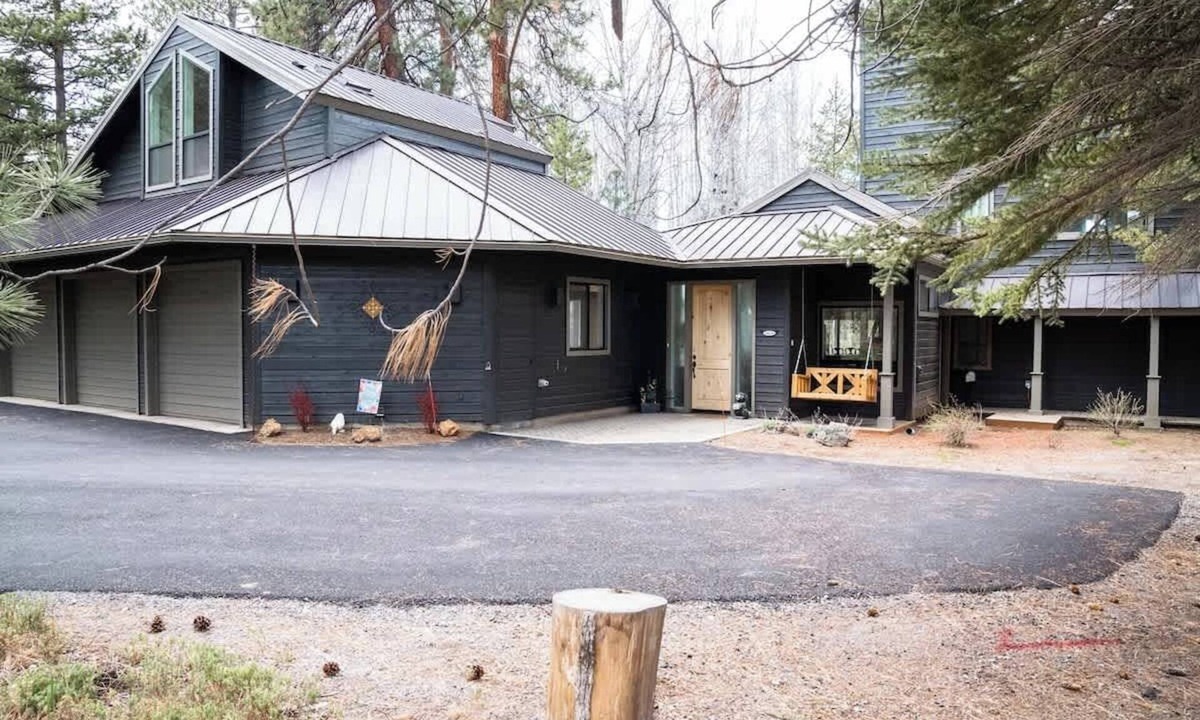 Black Butte Ranch House | Large Black Butte Meadow Home With Mountain Views