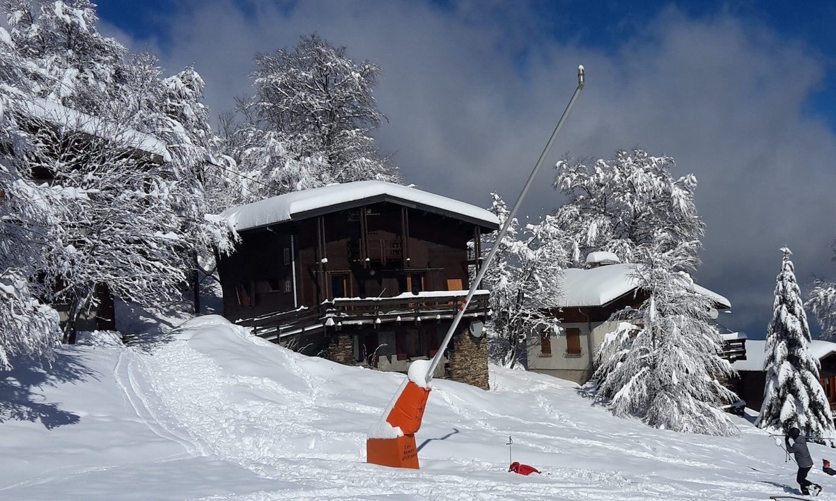 Montferrier Ski Chalet | Large chalet on piste in a small Pyrenean ski resort