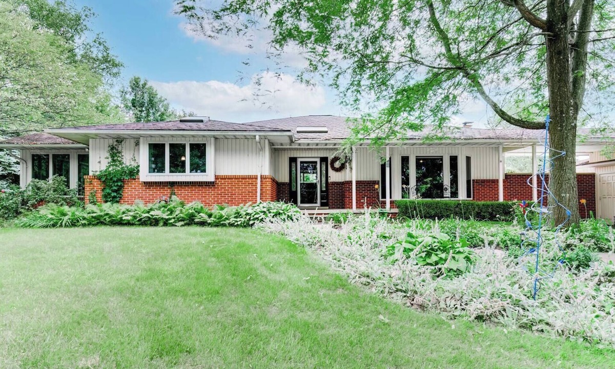 Whittaker House | Large Charming Home w/ Pool & Deck ~5 miles to UMICH!