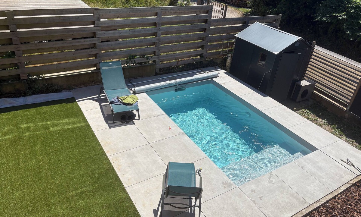 Arches House | Large comfortable house with private pool in the countryside