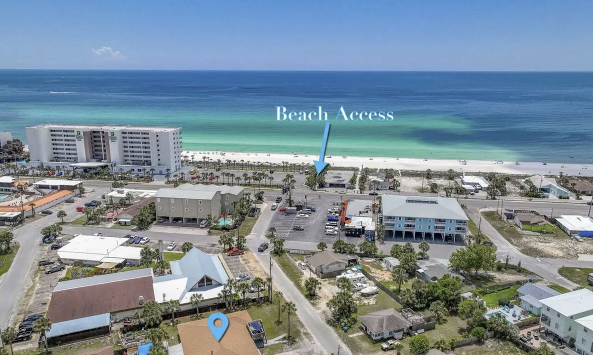Bahama Beach House | Large Dog Friendly Beach House, Sleeps 16, Free car parking
