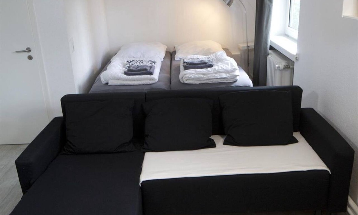 Flensburg Apartment | Large Double Room - Flensbed Hostel & Boardinghouse
