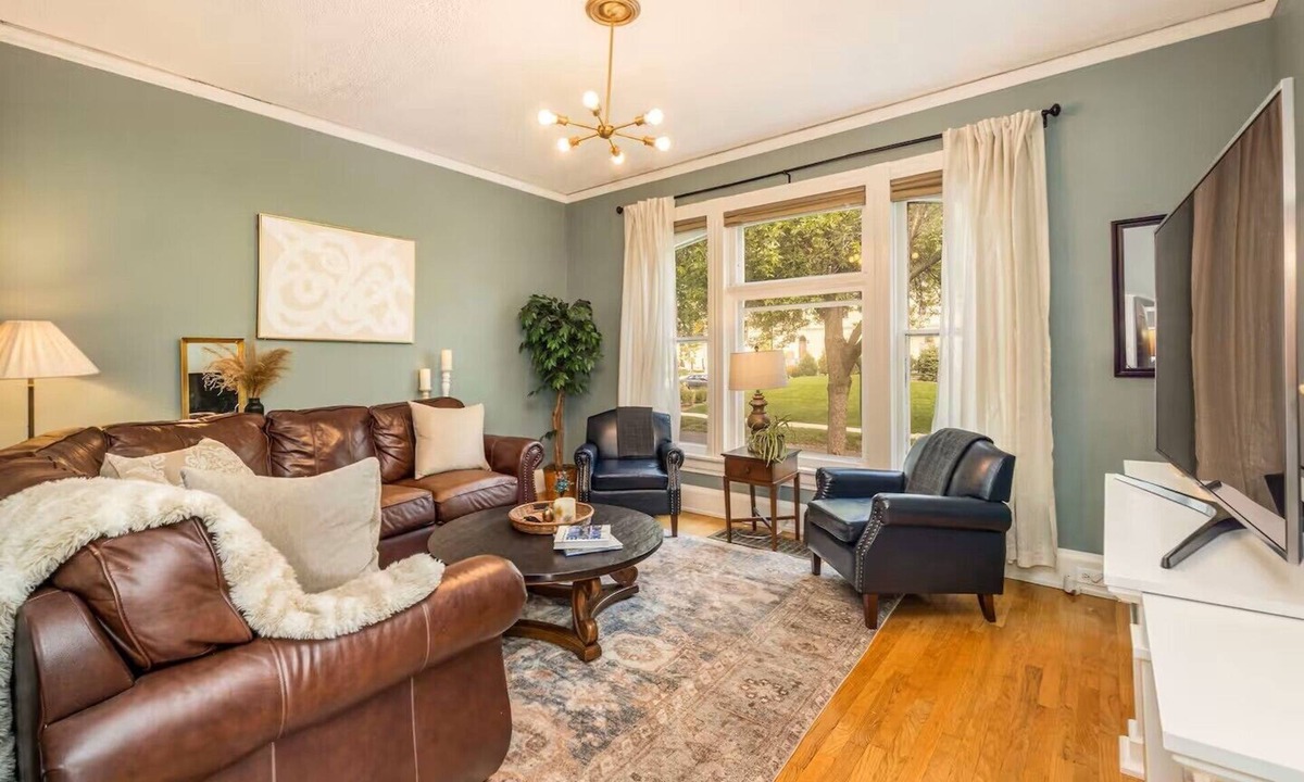 Milwaukee House | Large Downtown Home w/Hot Tub & Huge Backyard