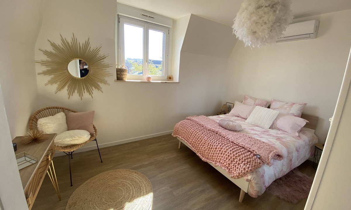 Epernay Apartment | Large elegant apartment in the heart of Epernay. Quiet top floor with lovely view.