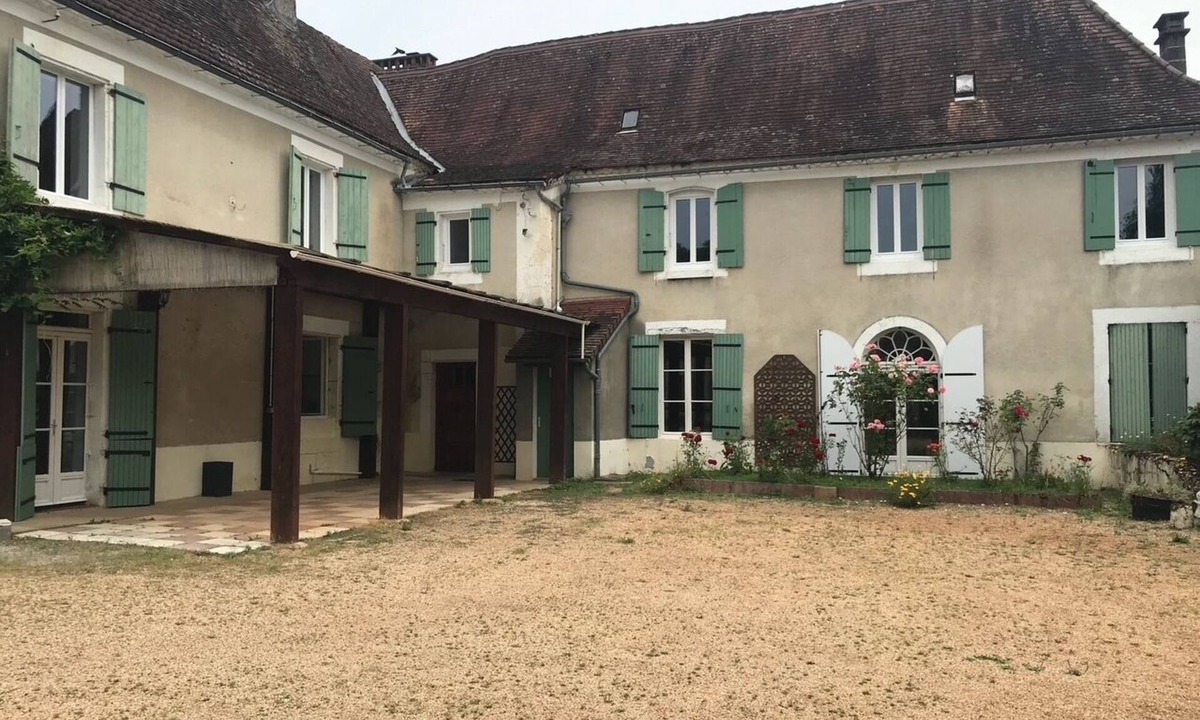 Savignac-les-Eglises House | Large family home