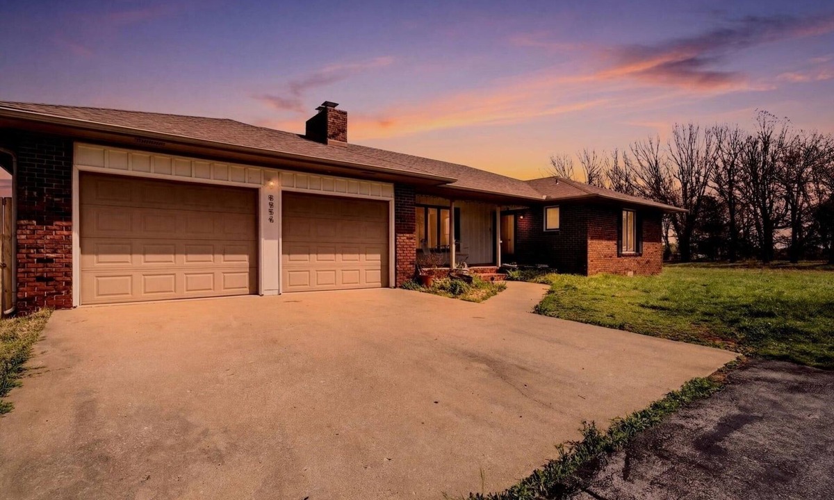 Jenkins House | Large family friendly country home
