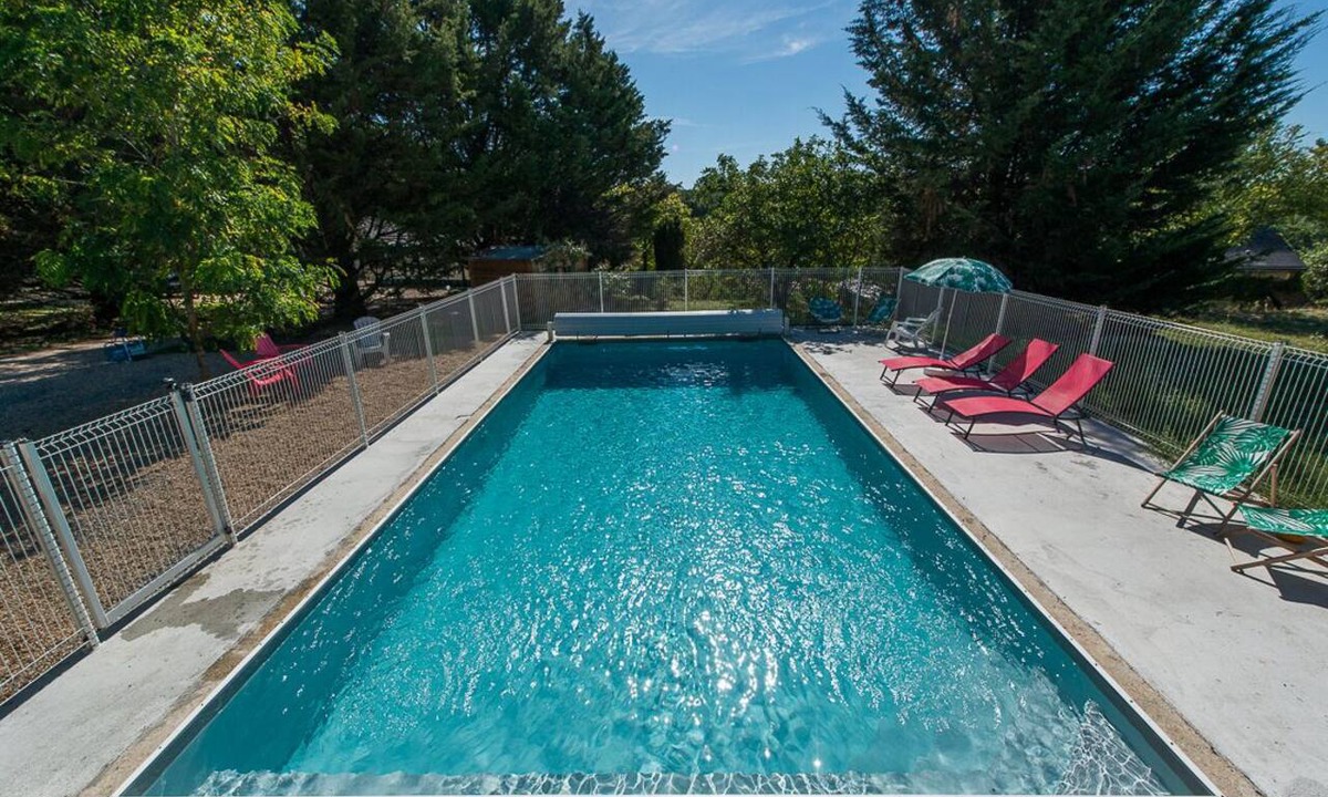 Saint-Epain House | Large family home in the countryside with a heated pool – sleeps 20