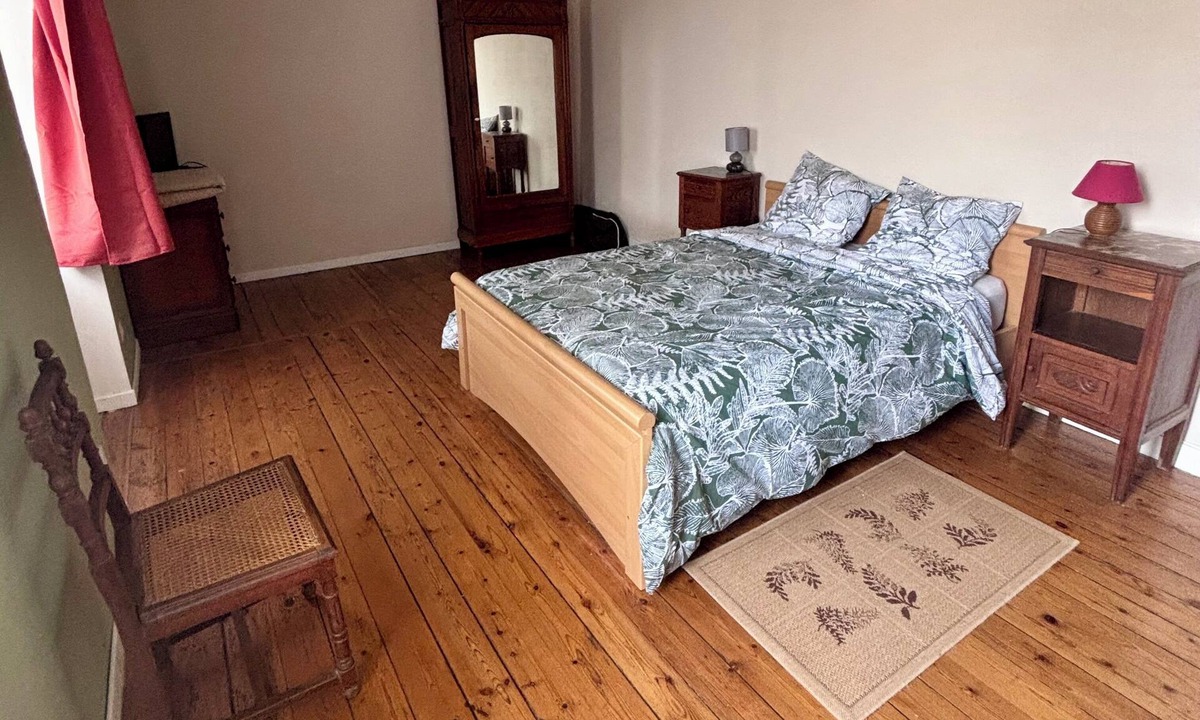 Chateauneuf-sur-Charente House | Large garden house. 3 bedrooms, dining room, 2 bathrooms.