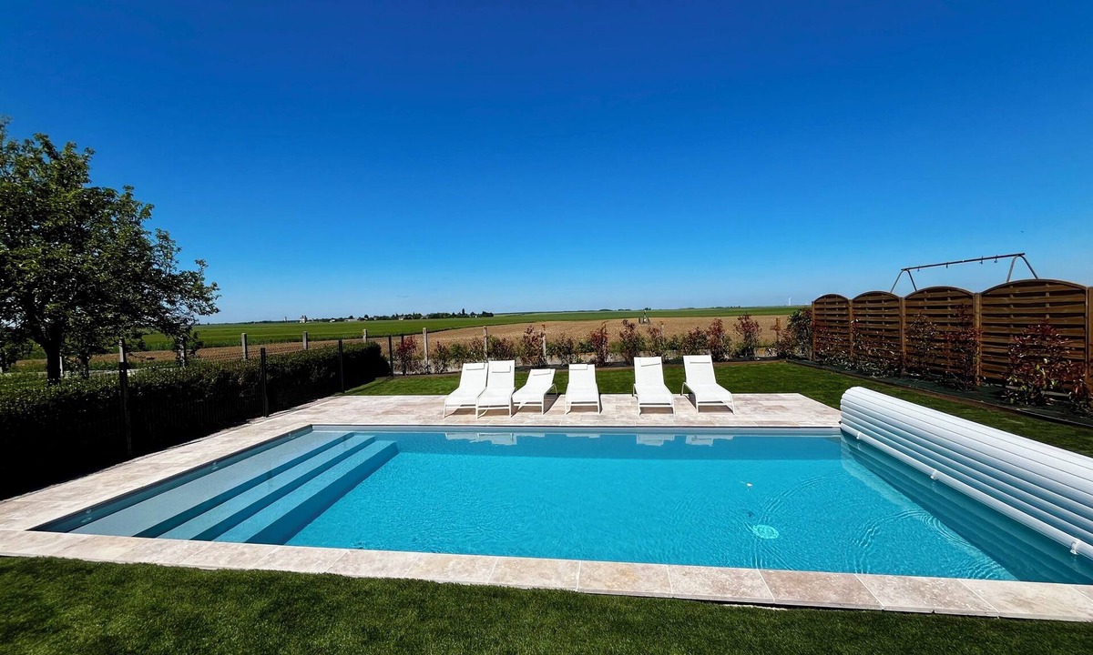 Cravant House | Large gîte with heated pool & sauna near Loire & Chambord. Ideal for groups!