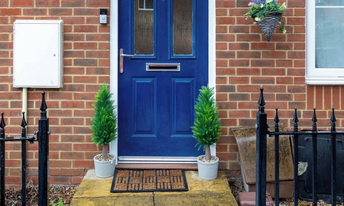 Gloucester House | Large Gloucester House in the City Centre with Free Parking!