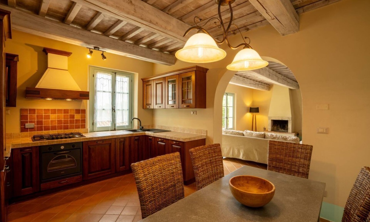 Trequanda Apartment | Large ground floor apartment of 118 m2 consisting of a large living room with fireplace, kitchen complete with dishwasher, microwave oven, electric oven, coffee machine, kettle, fridge and freezer.Dining area, a master double bedroom with private bathroo