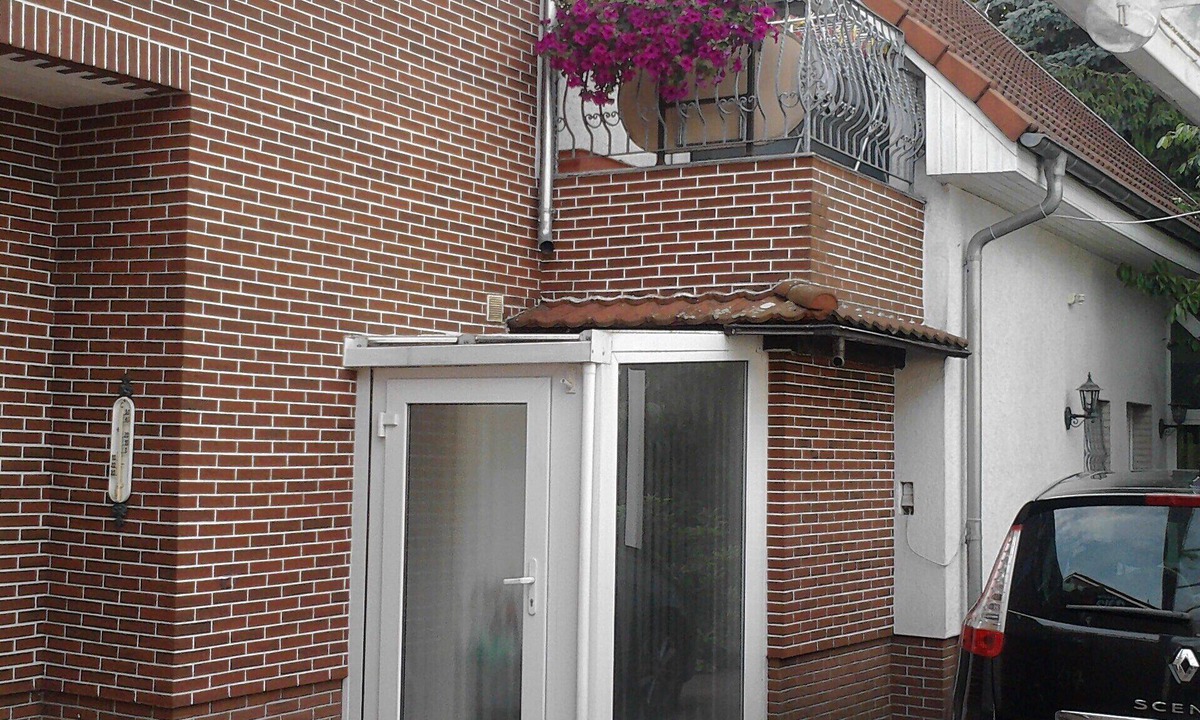 Neuenhagen bei Berlin House | Large holiday property right by the outdoor pool & S-Bahn Berlin (15 minutes to the center)