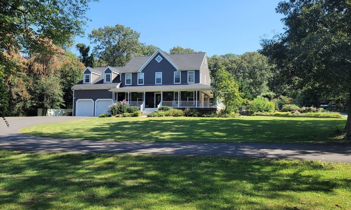 Severn House | Large Home with Private Pool, Gym, Sauna, 7 Bedrooms, Sleeps 21