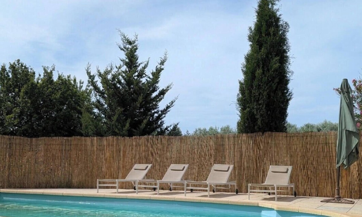Graveson House | Large house with private pool in Graveson