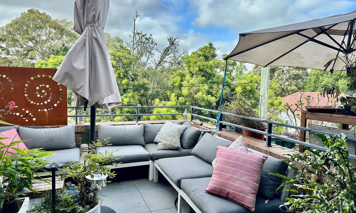 Crows Nest Apartment | Large Leafy Luxe Apartment -Crows Nest - Family Friendly - Location Perfection
