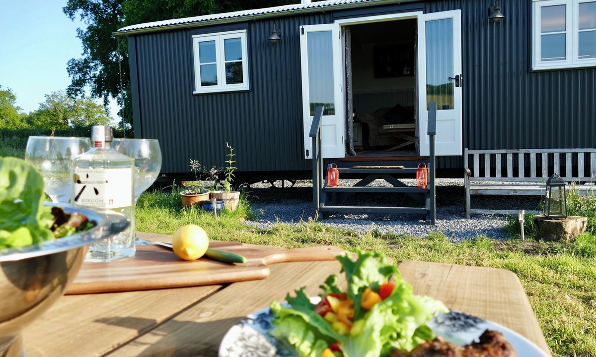 Pentrefelin Cabin | Large luxury shepherd's hut with hot tub in the stunning Welsh countryside.