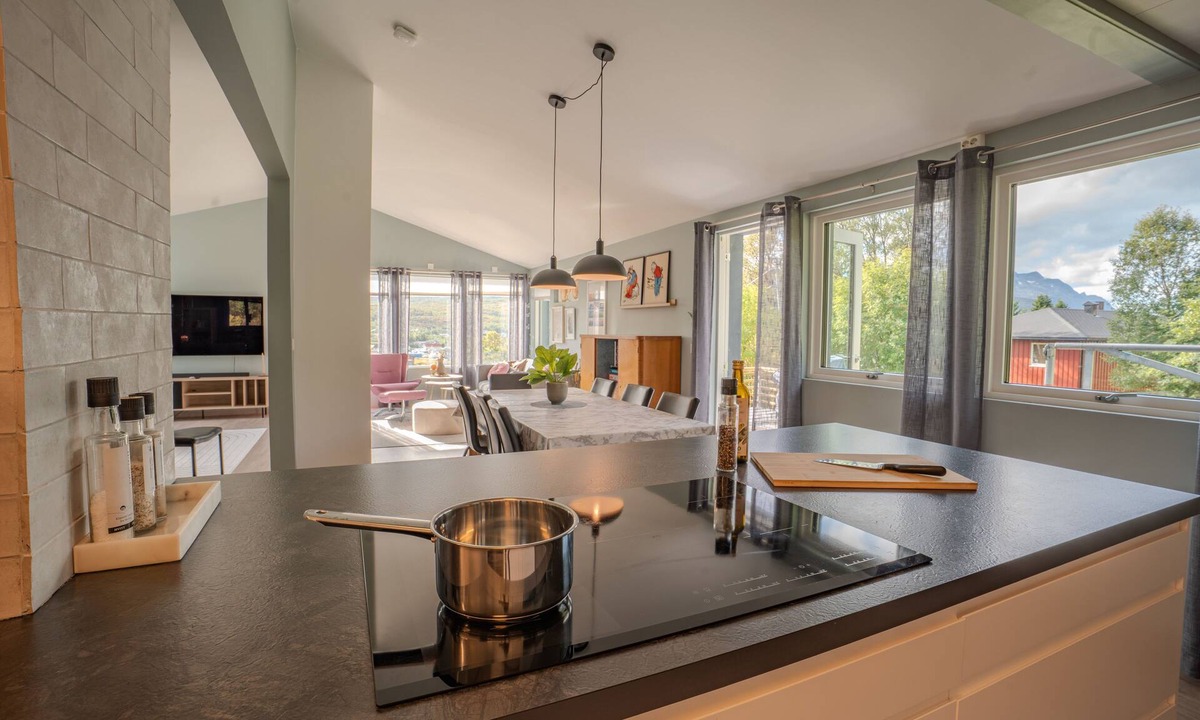 Tromso House | Large modern house, perfect for Northern lights chasing
