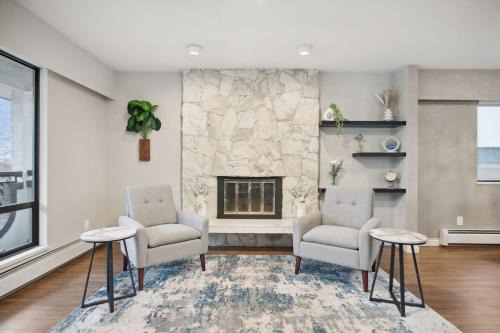 Killarney House | Large Multi-Family Retreat with 2 Car Garage