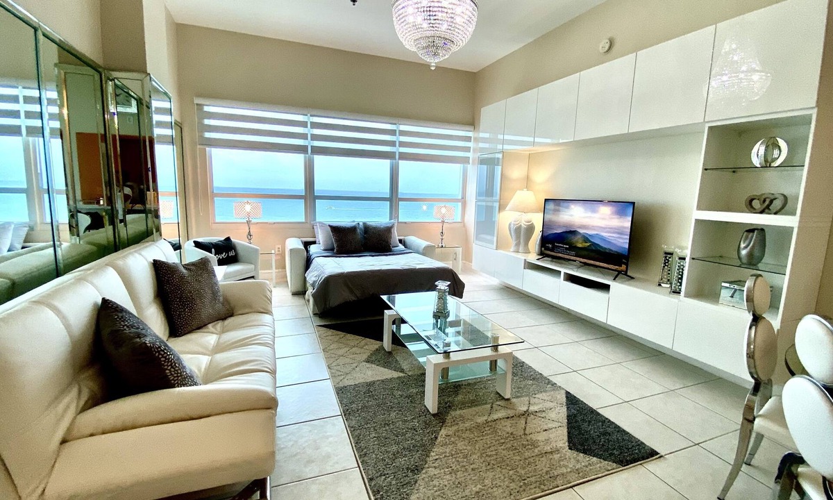 Mid Beach Apartment | Large Ocean front Penthouse