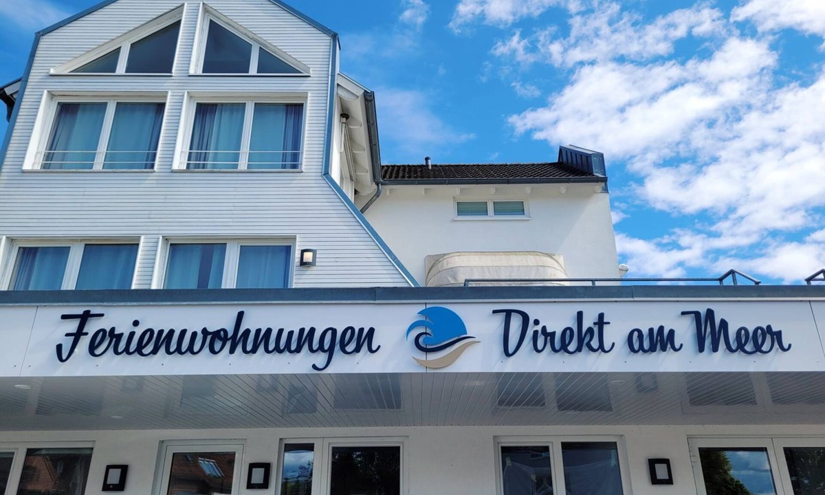 Sierksdorf Apartment | Large penthouse apartment with sea view, sun terrace & luxury bathroom from