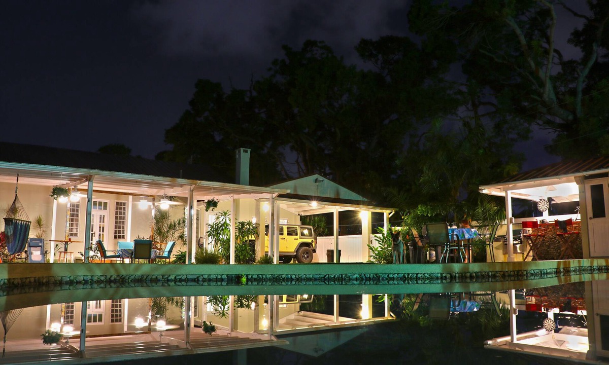 Fajardo House | LARGE POOL/JACUZZI-Spacious Historic Hacienda, near BEACHES, Bio Bay, & tours