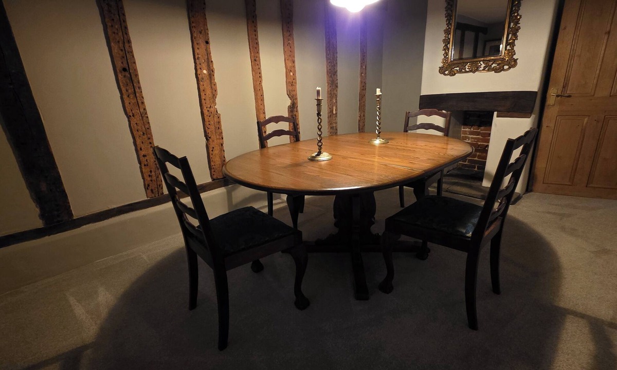 Eye House | Large private accommodation with garden & off road parking in 15th century house
