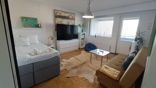 Vantaa City Centre House | Large Private Room with Glass balcony " Shared Apartment" in Tikkurila Near Helsinki Airport & 24 hours train & bus Bars, restaurants, cafés and supermarkets are all within walking distance- room only