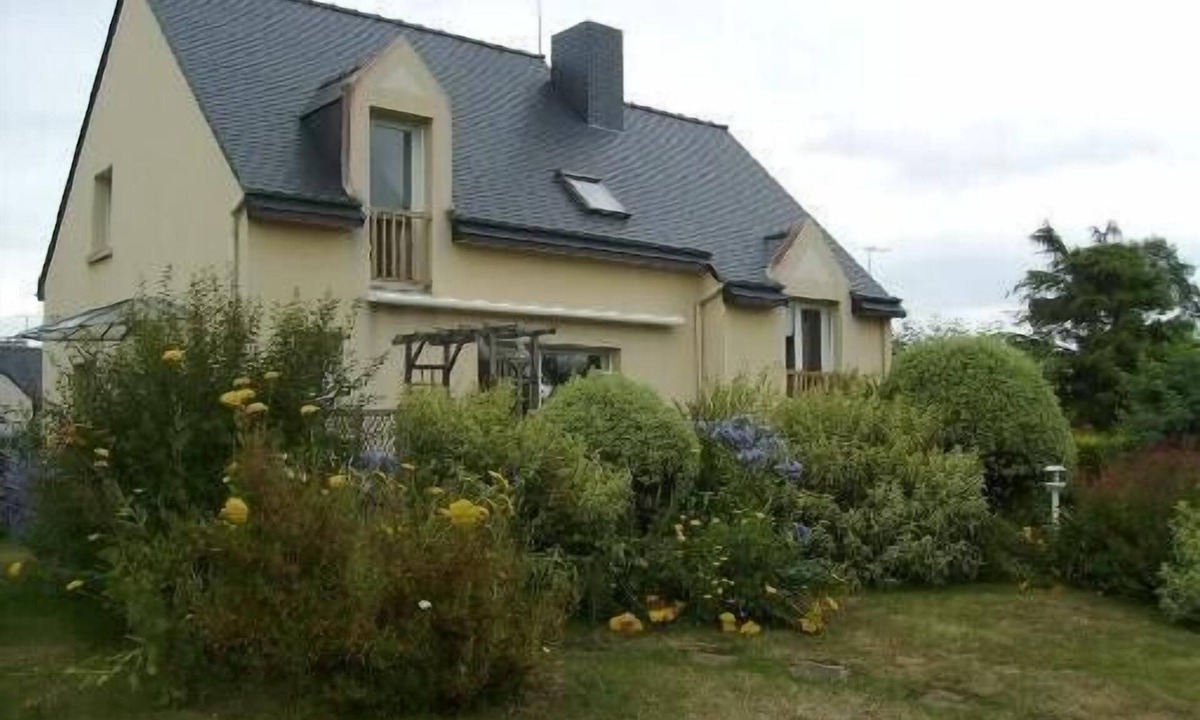 Pleneuf-Val-Andre Villa | Large, quiet house within walking distance 3 minutes from the beach and 5 minutes from the shops.