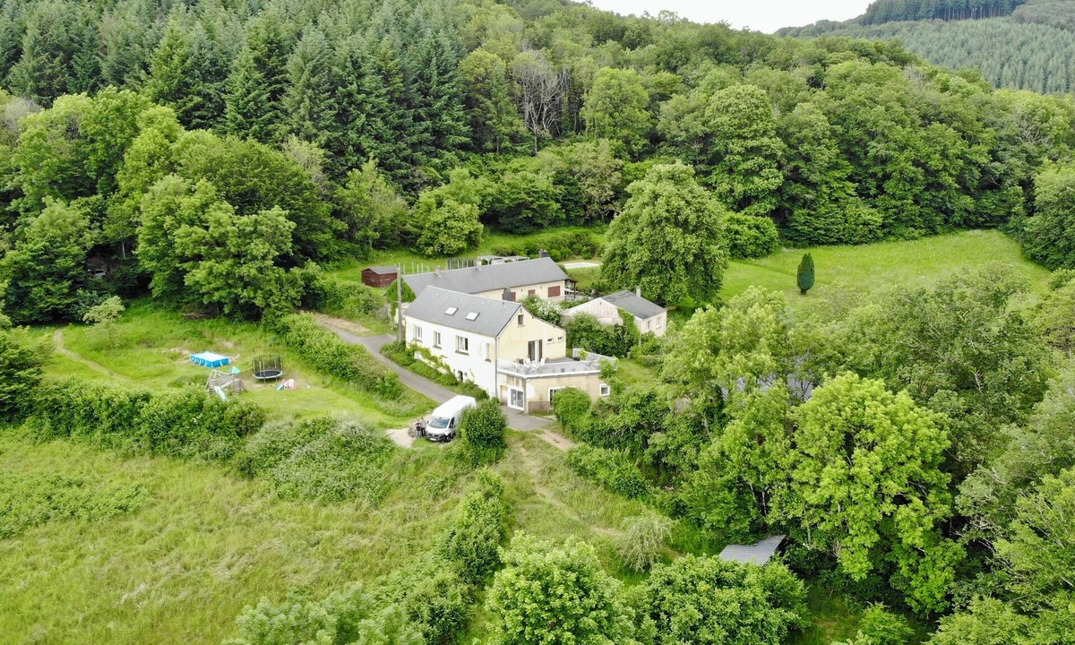 Chaumard House | Large, renovated country house. Children and pets welcome!