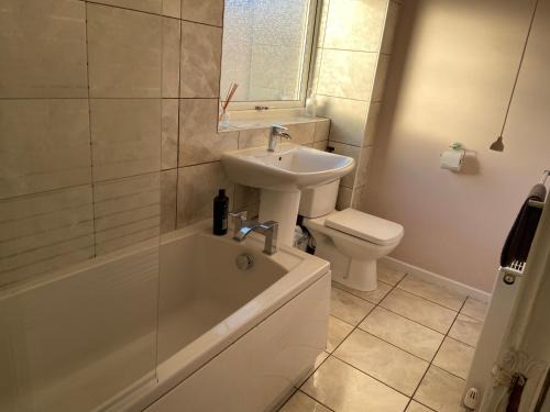 Newcastle-upon-Tyne House | Large spacious 3 bedroom house Westerhope
