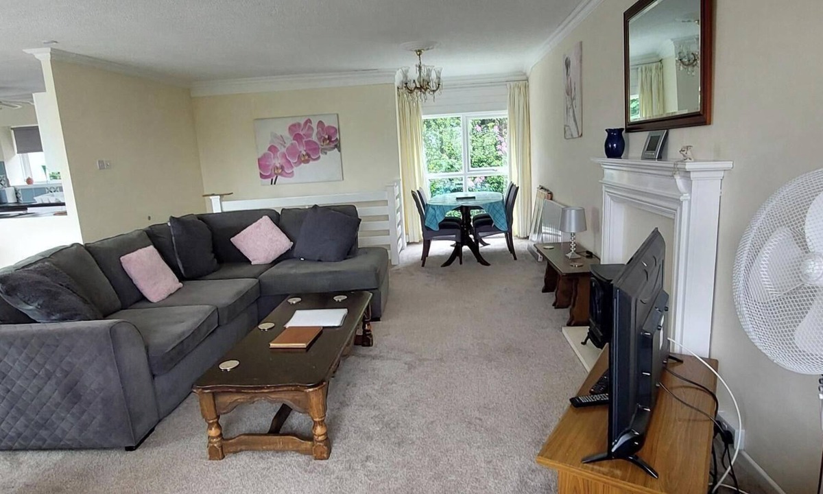 St. Ann's Chapel Cottage | Large spacious Apartment with lovely views over the Tamar Valley and Dartmoor.