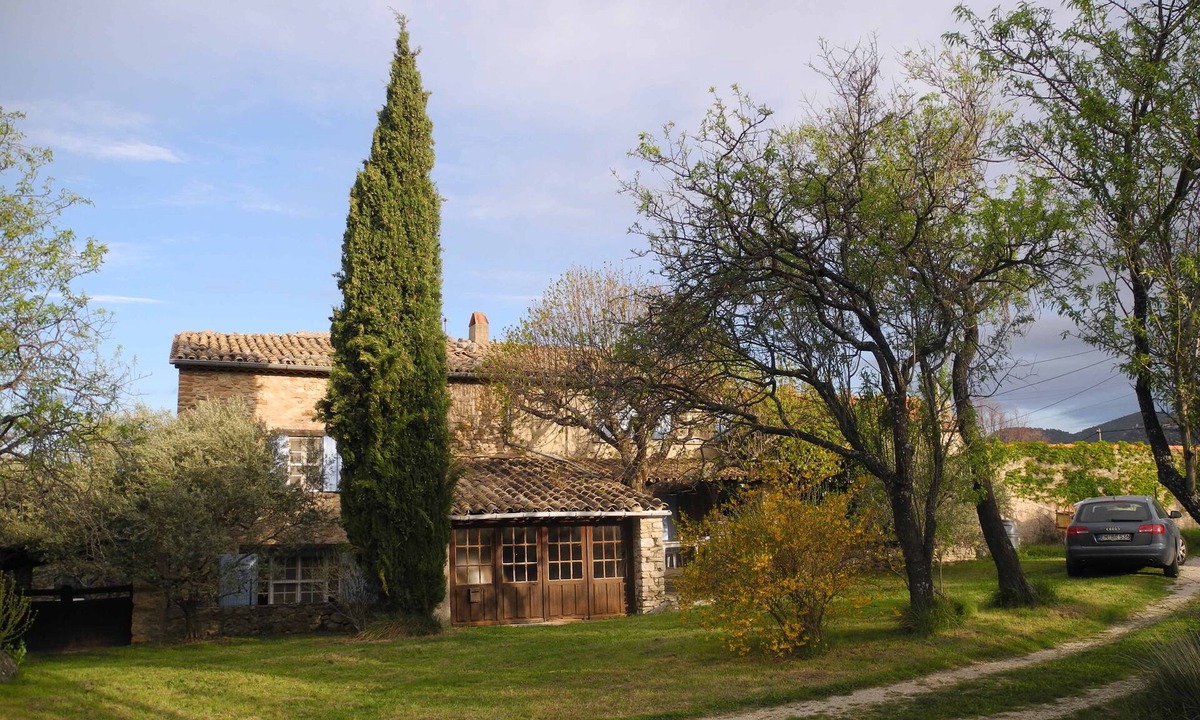 Mollans-sur-Ouveze House | Large stone house with flair in Drôme provençale