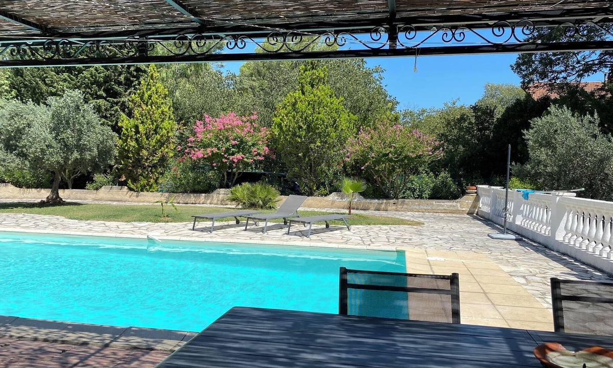 Sillans-la Cascade Cottage | Large Studio + private swimming pool 50m2 * 1500m2 garden * Proximity Cascade