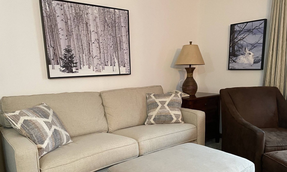 Edray Condo | Large Studio-Full Kitchen-In Village-On slopes. New Furniture & Carpet 2022
