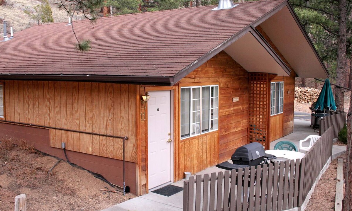 Estes Park Ski Chalet | Large Studio Style Suite with Personal Patio with Grill