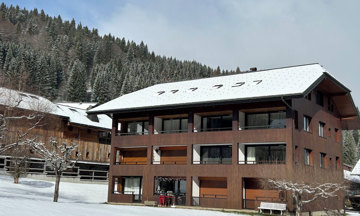 Morzine Apartment | Large sunny and bright 2 bed Apartment