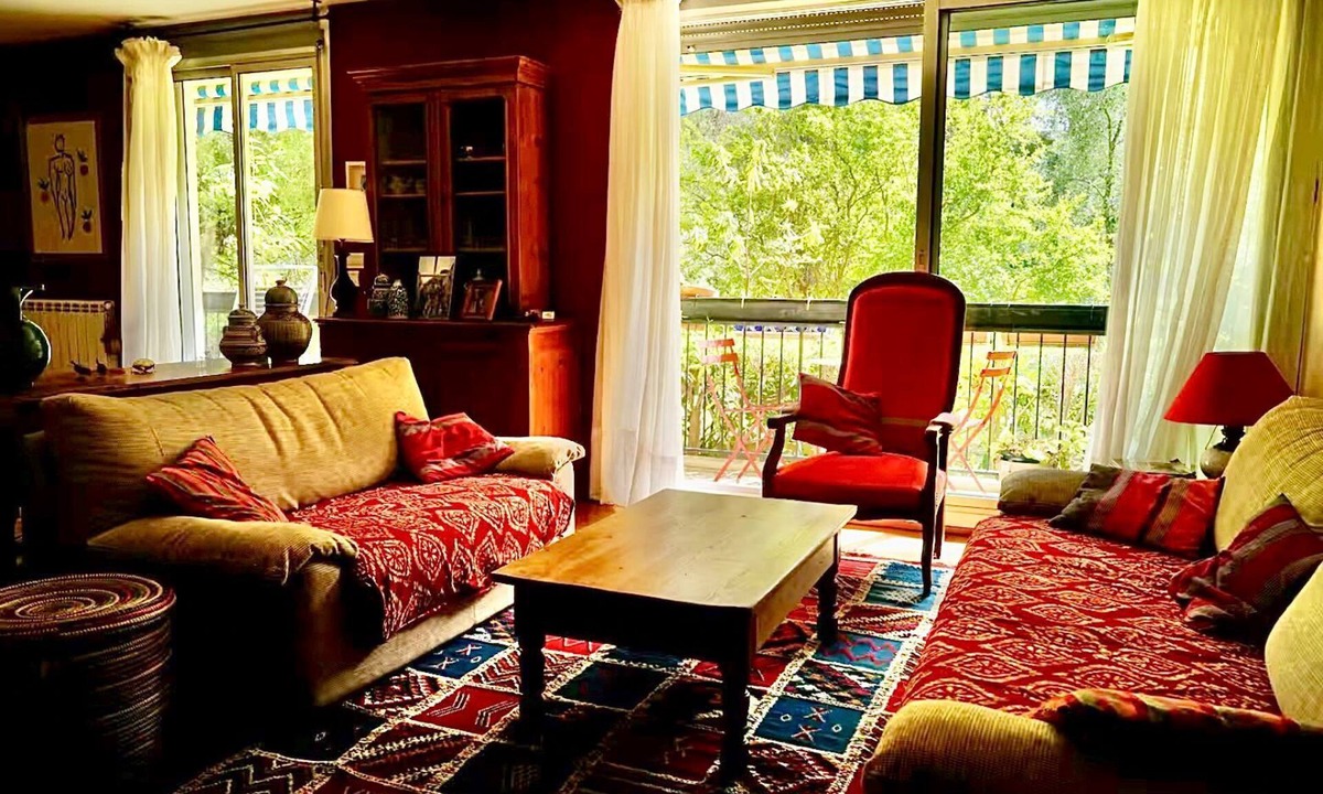 La Pointe Rouge Apartment | Large, warm and bright apartment set in exceptional grounds