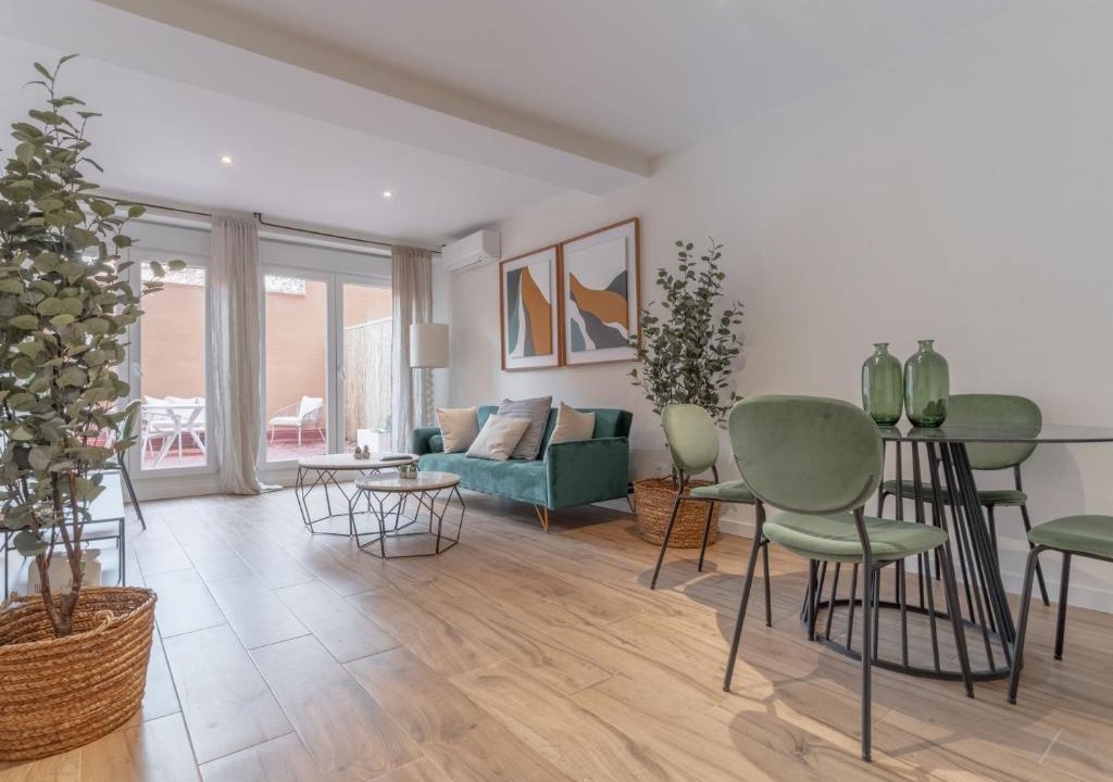 Almenara Apartment | Large with terrace- 2Bd 1.5Bth- Plaza Castilla