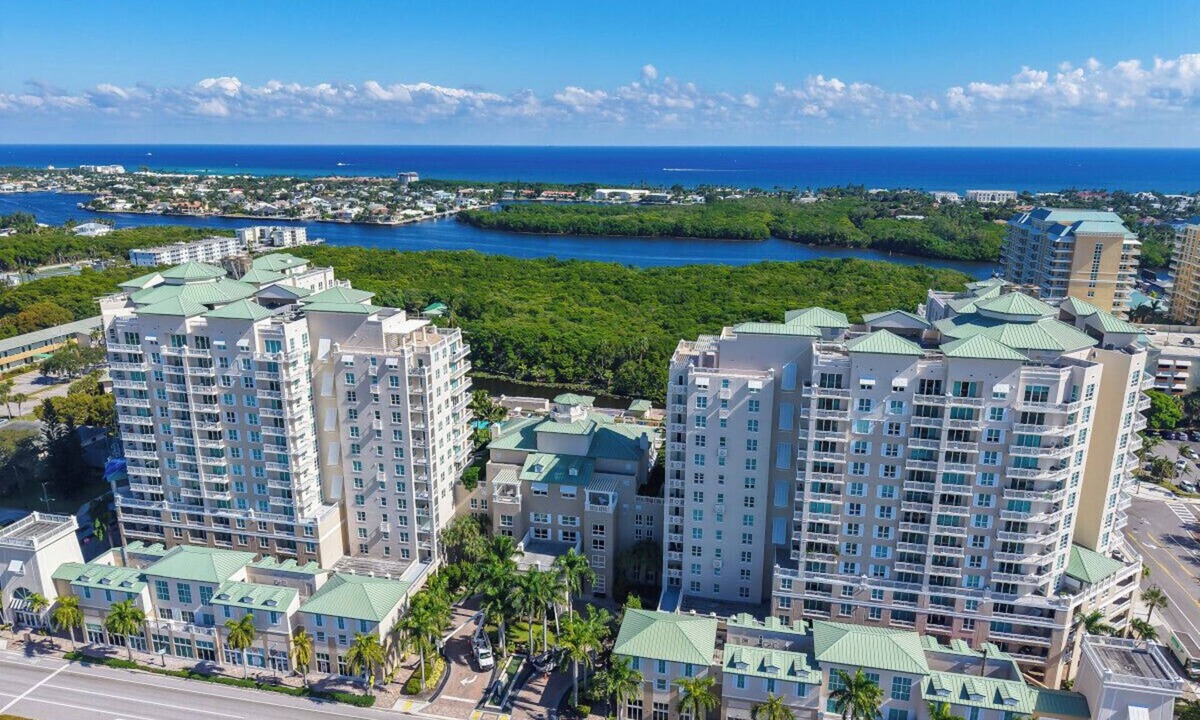 Boynton Beach Condo | Larger 1 bdrm 1.5 bath! Casa Costa 3/4mi beach pool/gymBoynton Beach 2queenbds