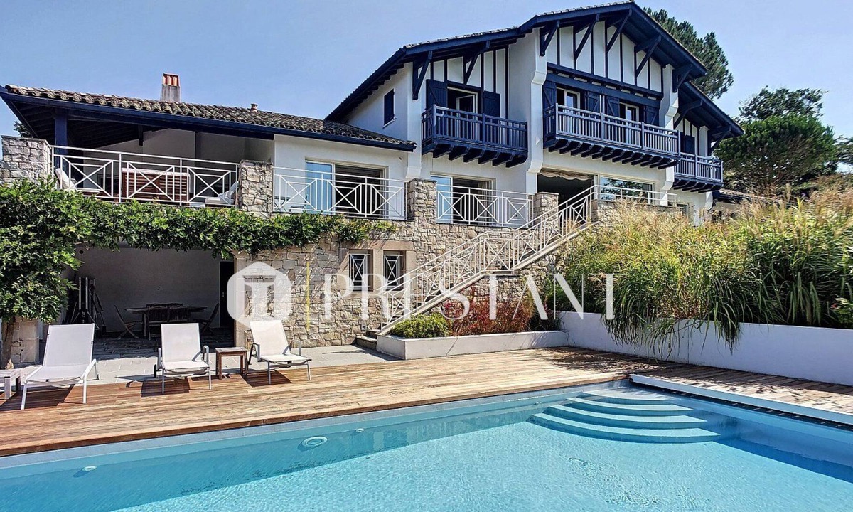 Arbonne House | LARRARTEA - REMARKABLE VILLA CLASSIFIED 5 STARS