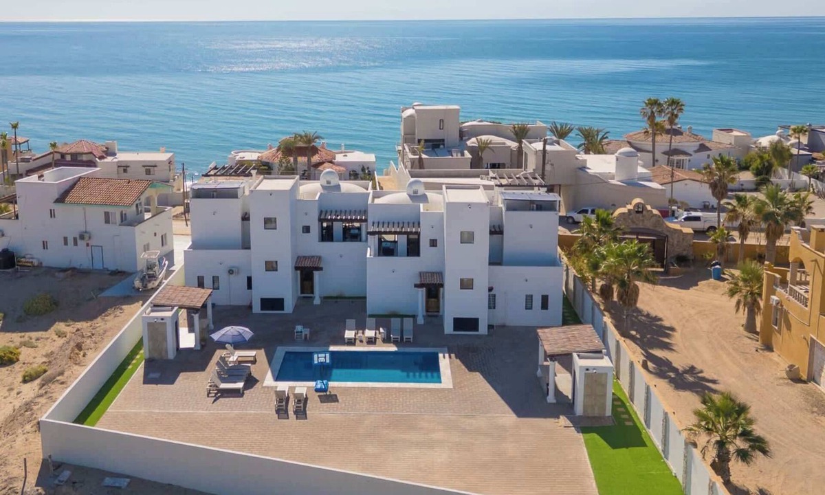 Las Conchas House | Las Conchas with a Pool and Steps to Beach Access