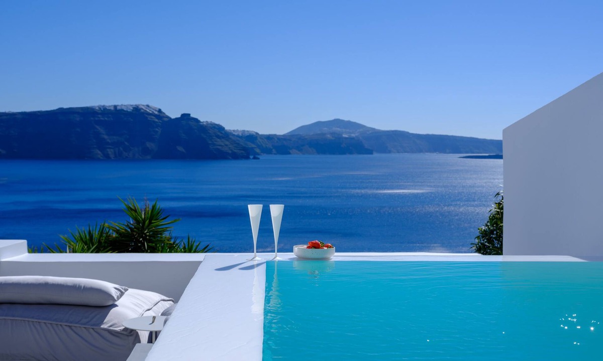 Oia Villa | Lathouri Cave