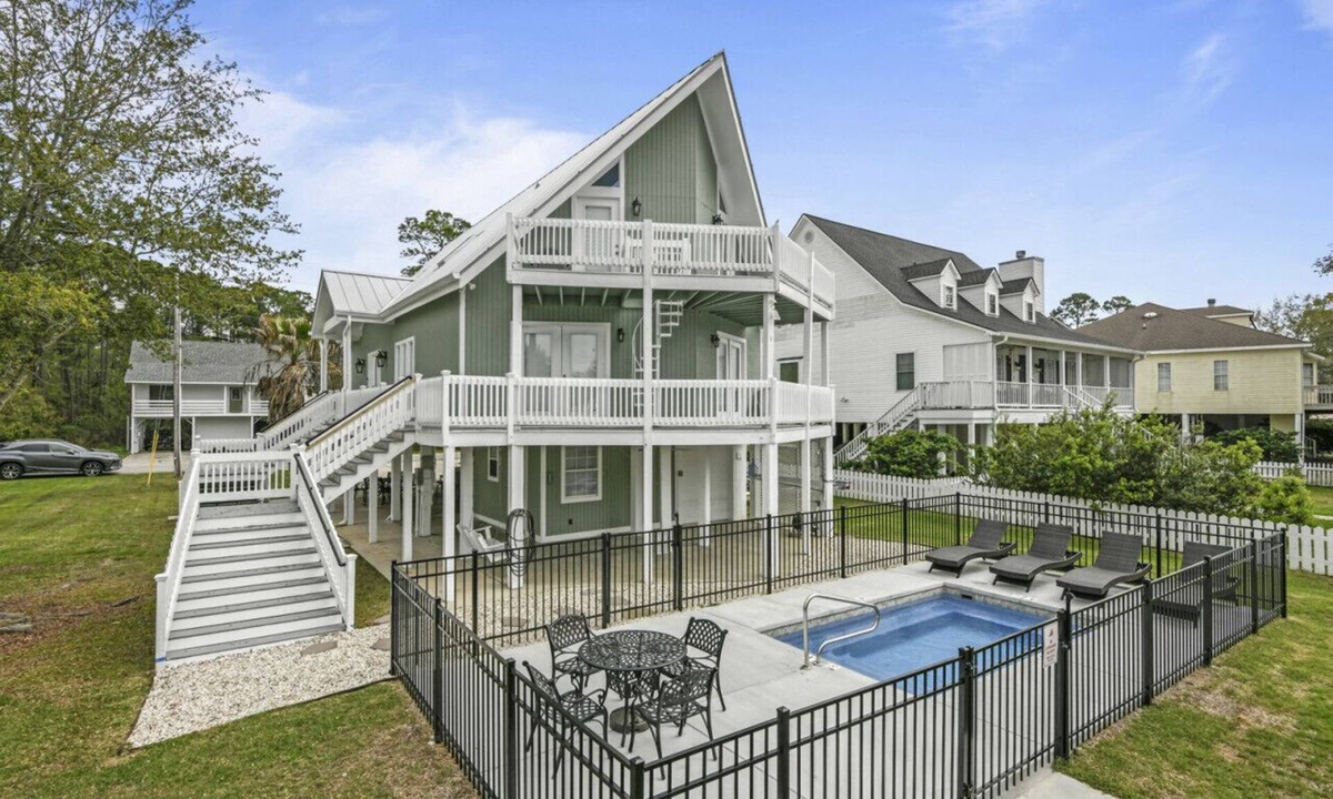 Pass Christian House | Latitude Adjustment|Waterfront|Pool|Sleeps 10|Your Ultimate Waterfront Retreat!