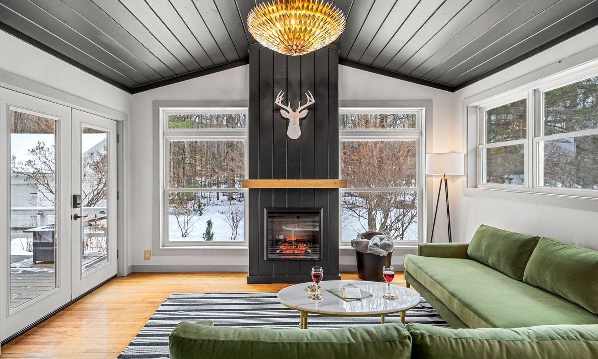 Lincoln Cabin | Launchpoint Lodge