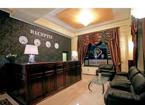 Chiscani Hotel | Laura Holiday