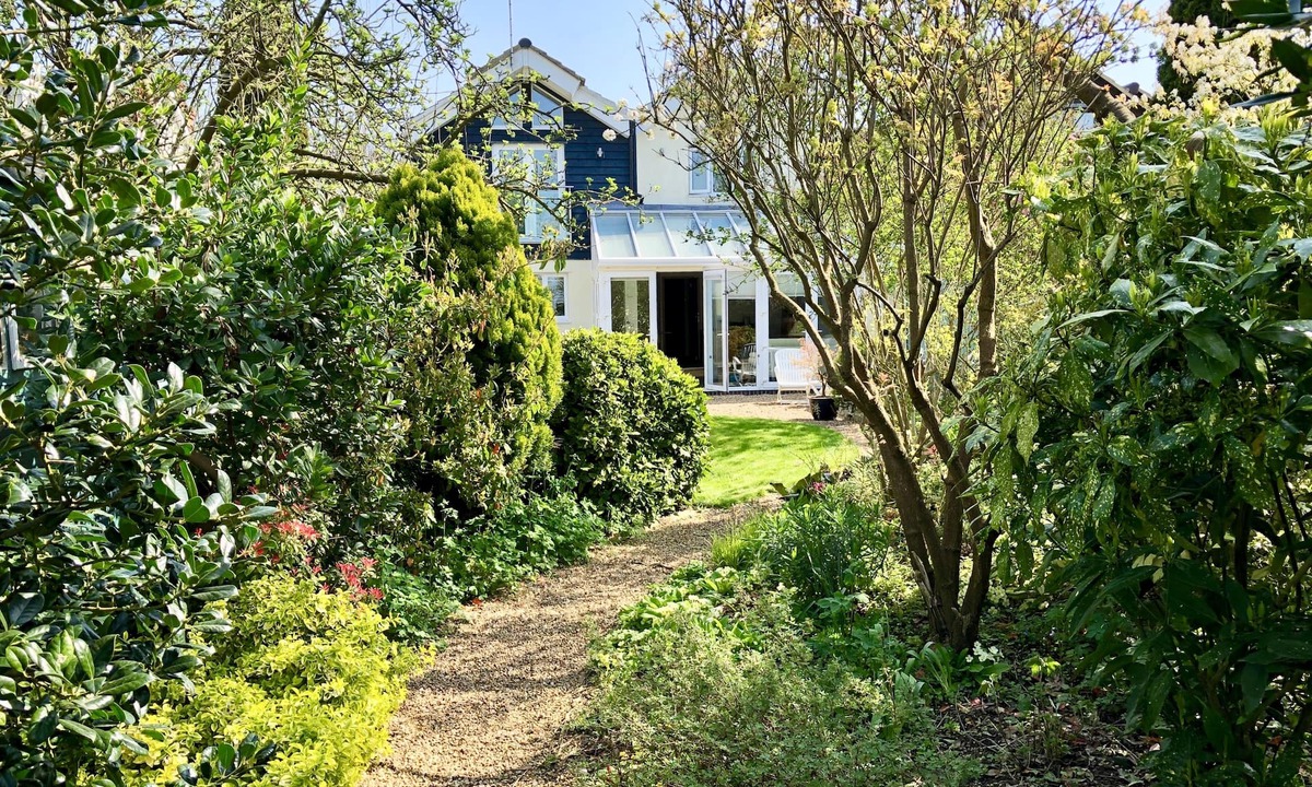 Great Leighs Bed & Breakfast | Laurels