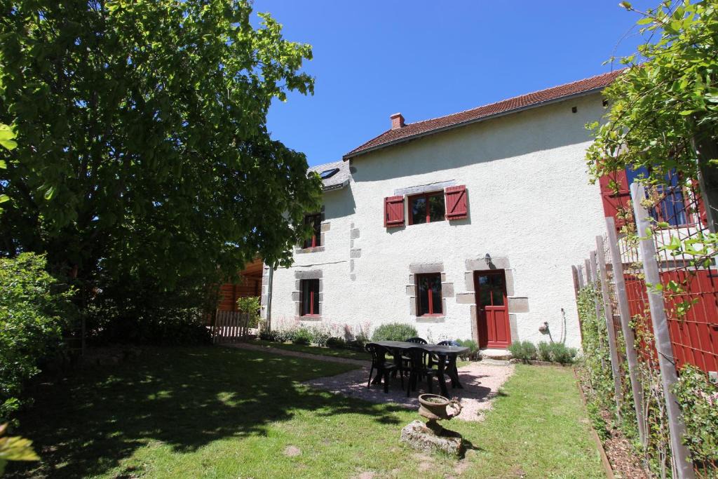 Espinasse House | Lava Lodge