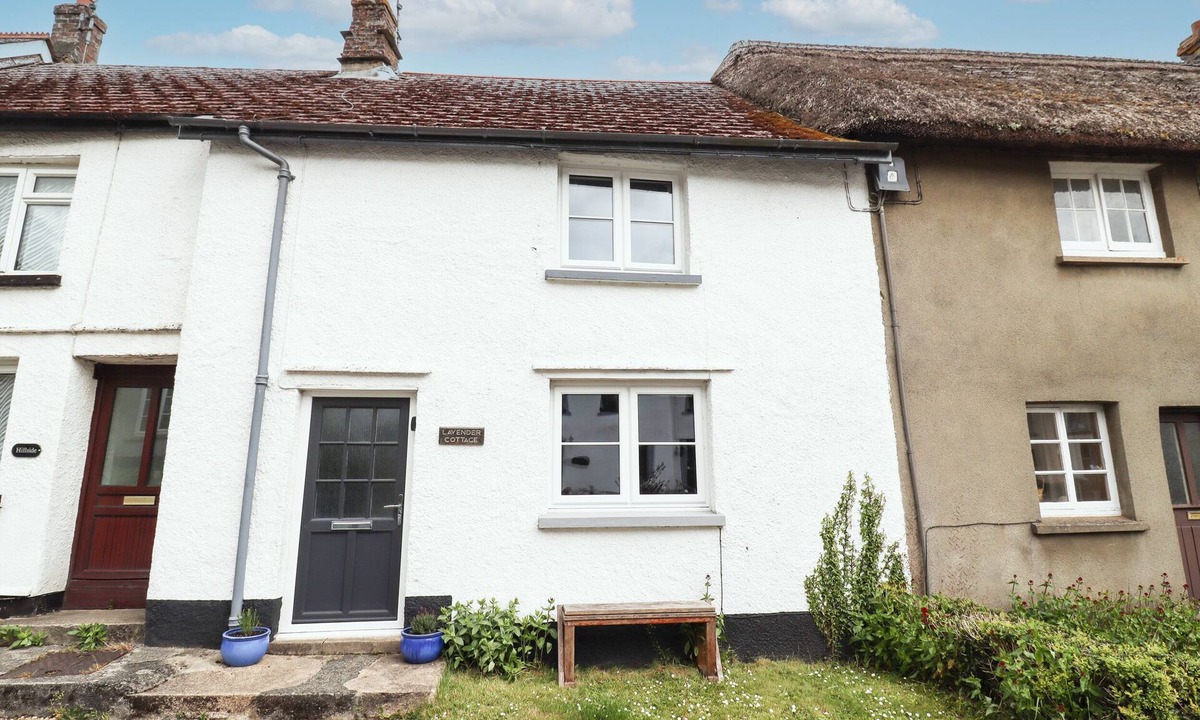 South Tawton Cottage | LAVENDER COTTAGE, family friendly, with open fire in South Zeal