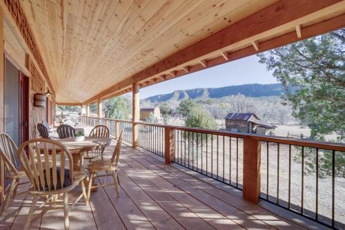 Pine House | 'Lavender Lodge' Mountain-View Pine Cabin w/Deck