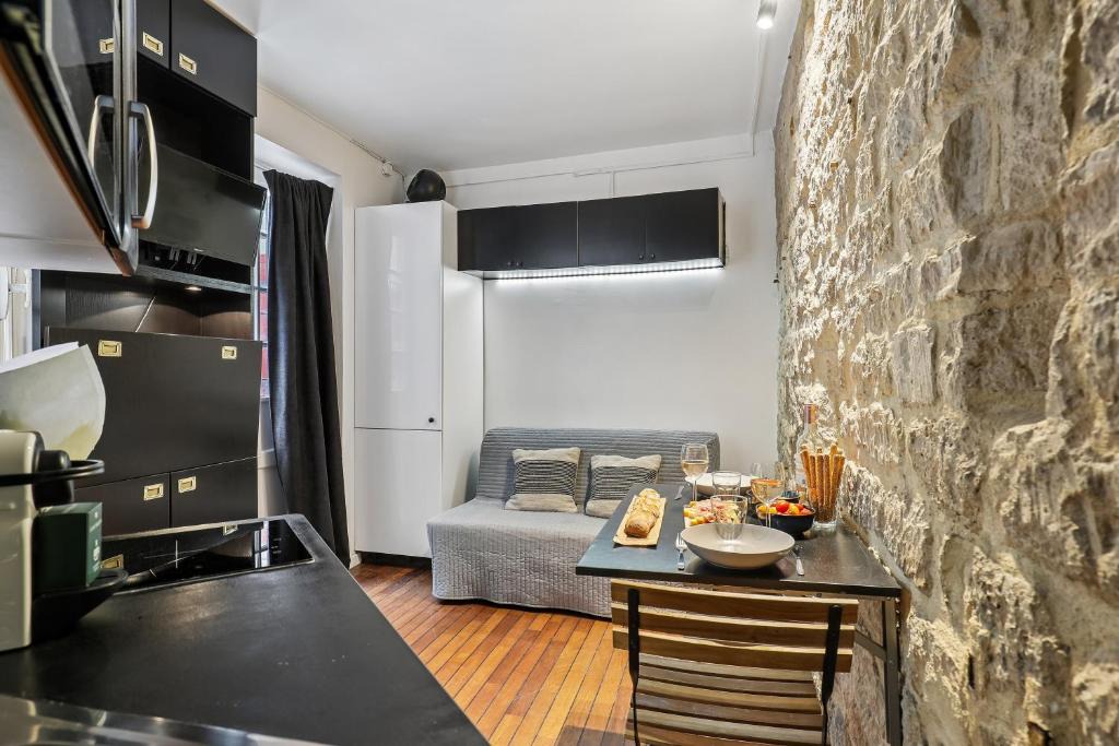 Marais Apartment | Lavie Maison: Marais Studio Gem